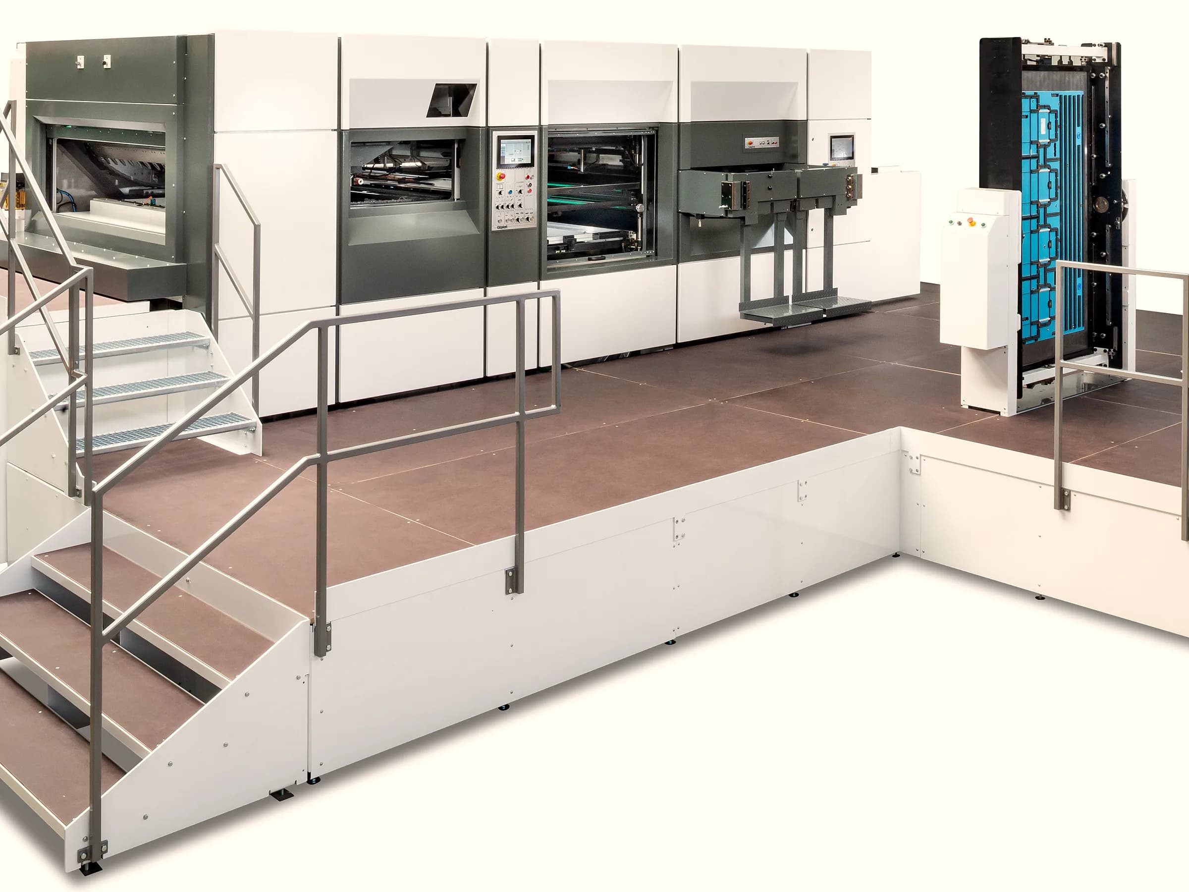 Flatbed die-cutting and converting line for packaging blanks